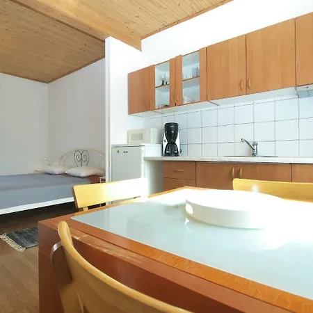 Apartment Livio 1830