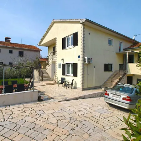 Apartment Livio 1830