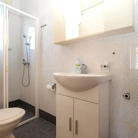 Apartment Livio 1830 *