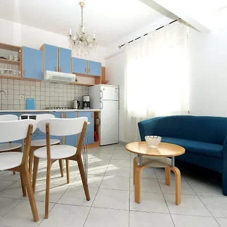 Apartment Livio 1830 *