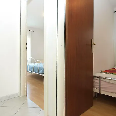 Apartment Livio 1830 Pula