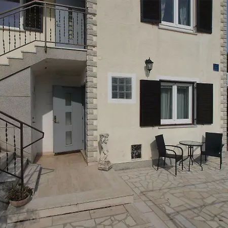 Apartment Livio 1830